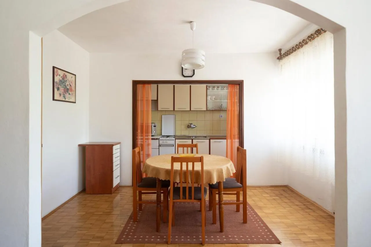 Apartman Ema Gornji Karin 0*,  Croatia