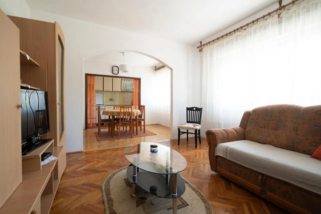 Apartman Ema Gornji Karin 0*,  Croatia