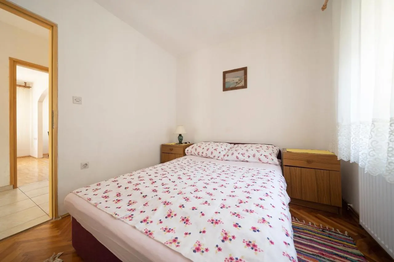 Apartman Ema Gornji Karin