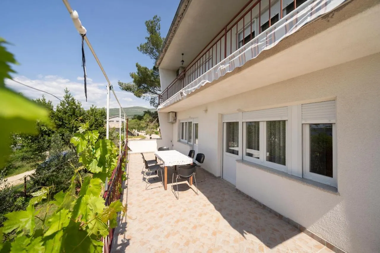Apartman Ema Gornji Karin Apartment