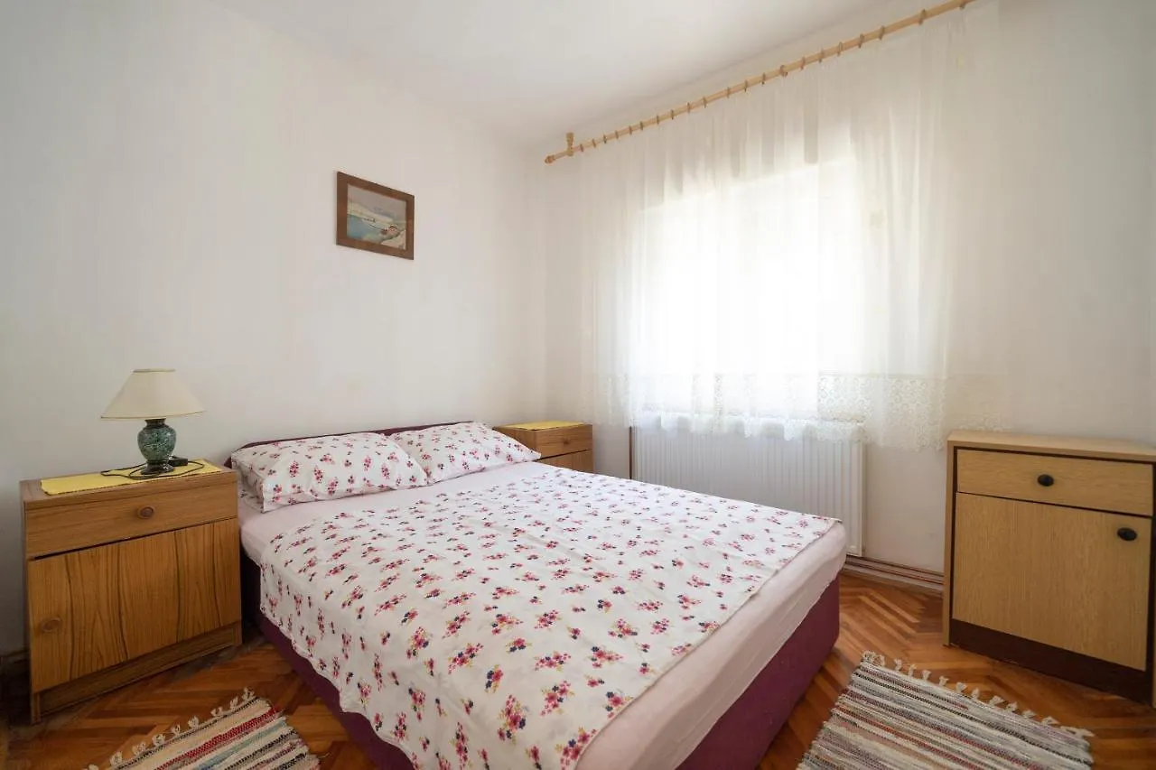 Apartman Ema Gornji Karin Apartment