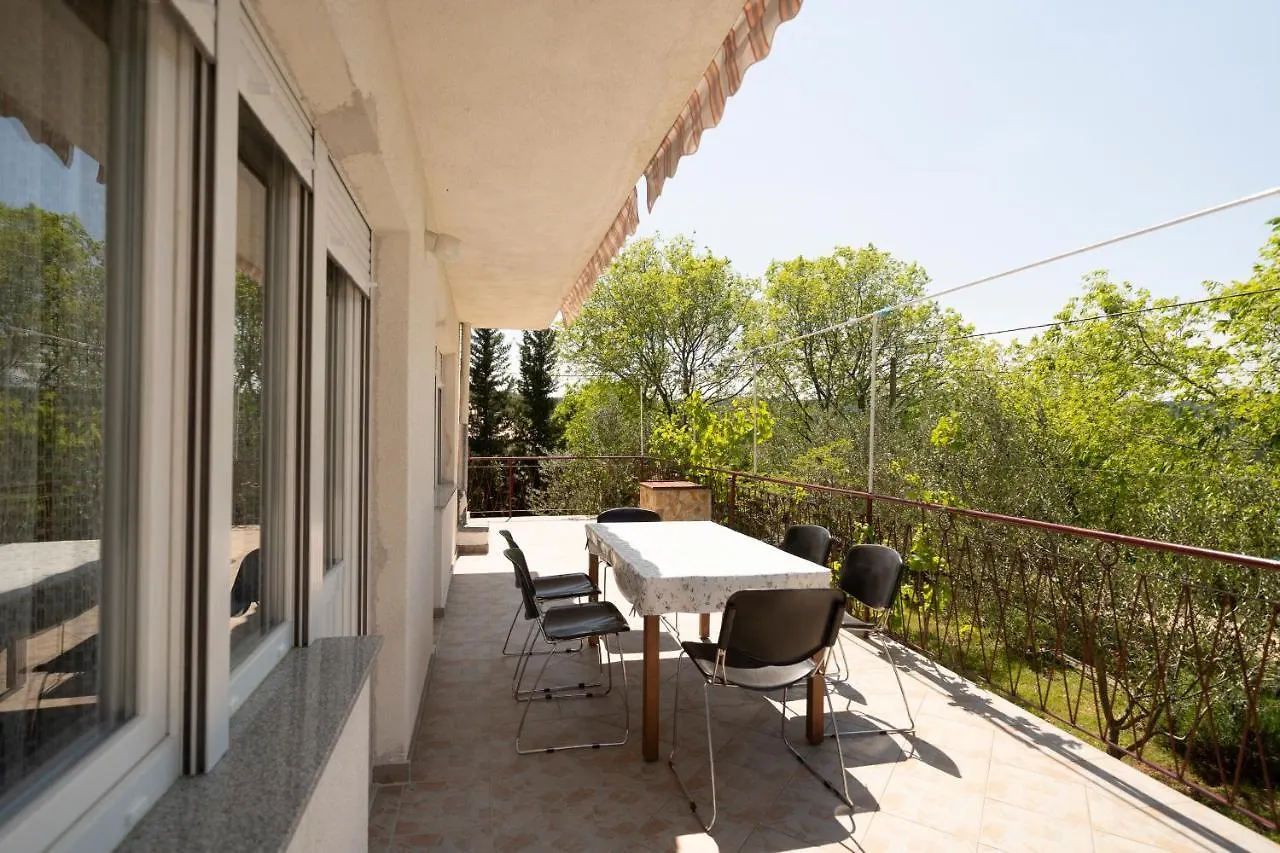 Apartman Ema Gornji Karin